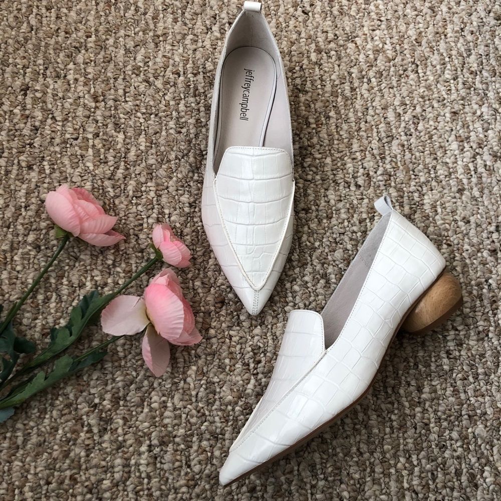 NEW Jeffrey Campbell Viona White Croc Pointy Toe Loafer Size 6 Low Wooden Heel